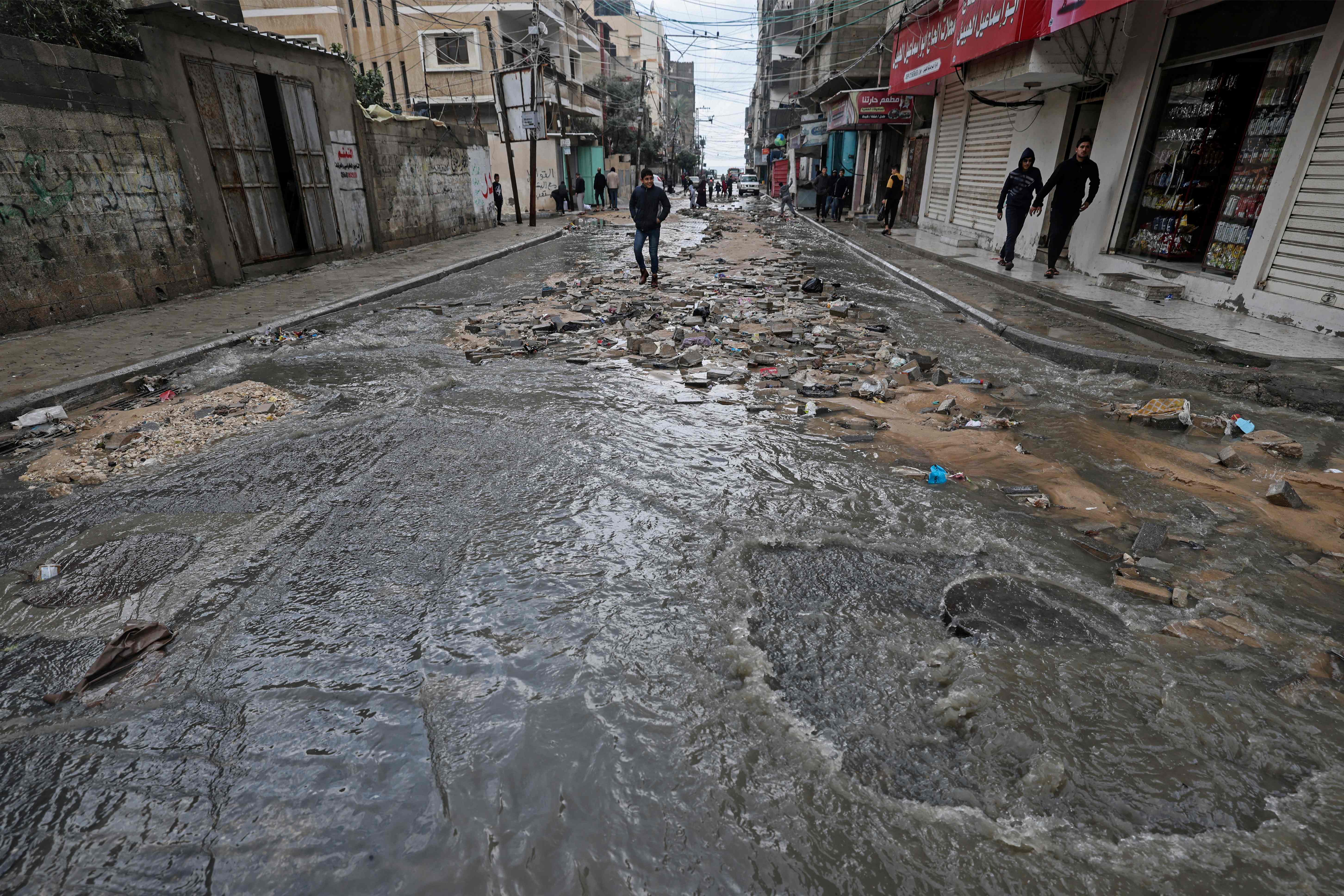 آثار المنخفض الجوي في قطاع غزة .. تصوير: "الفرنسية"