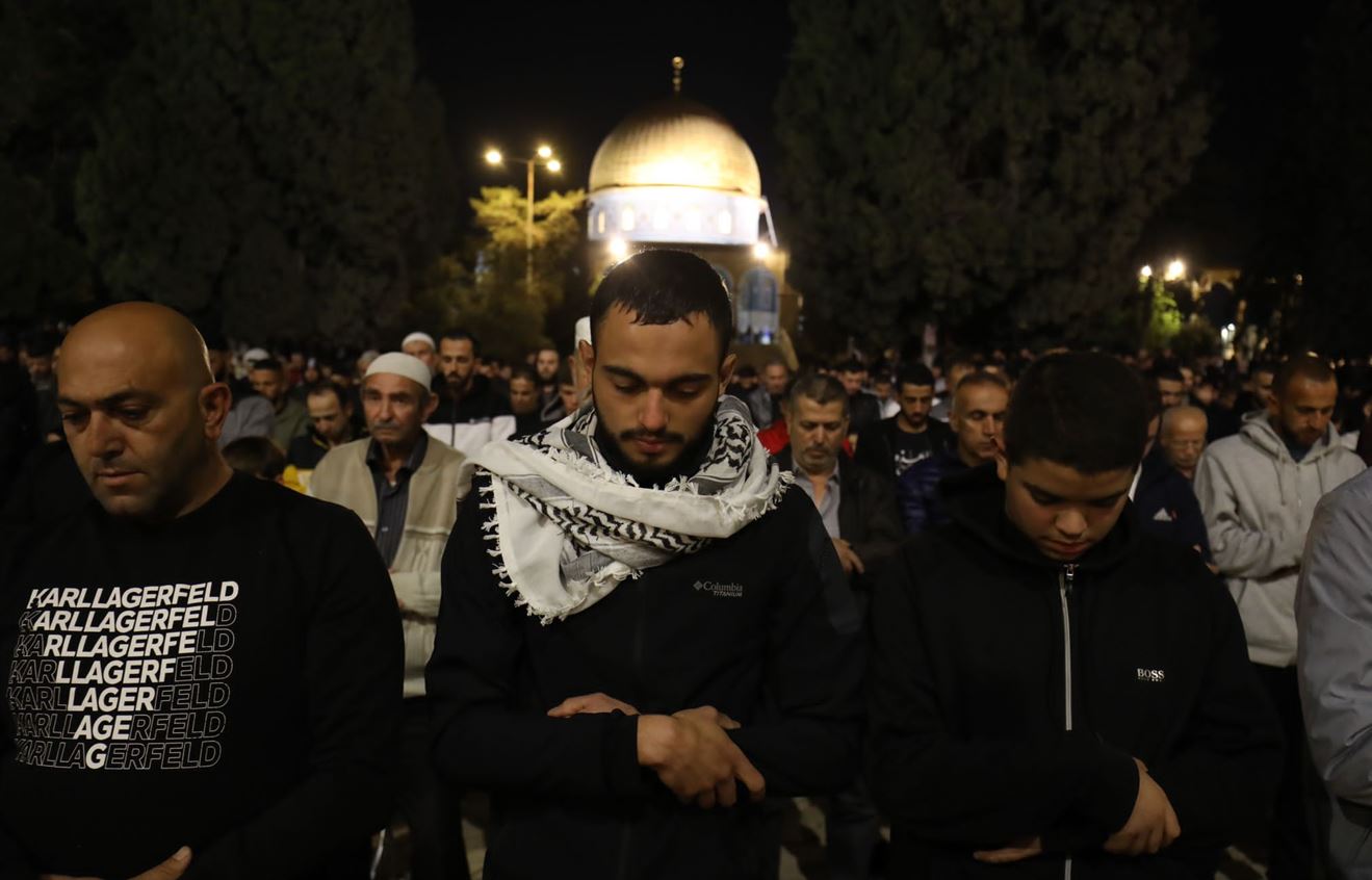 من صلاة التراويح في المسجد الأقصى مساء الخميس