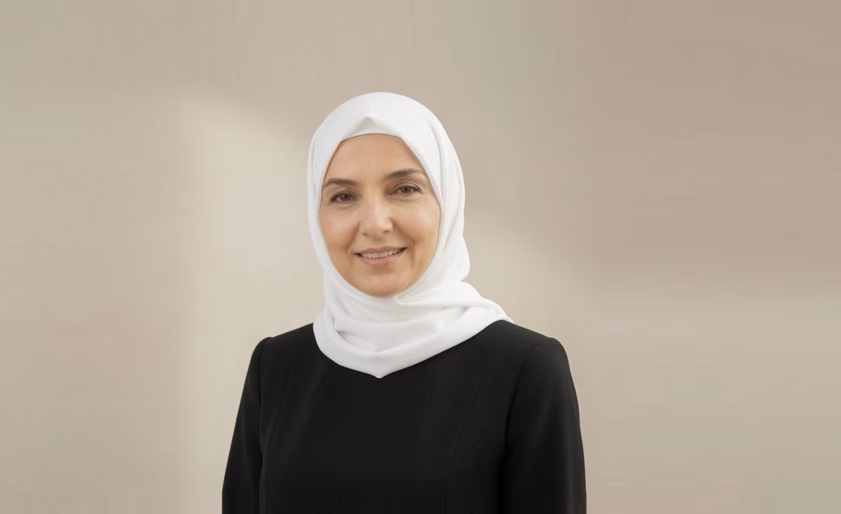 الكاتبة نيفين الشاعر